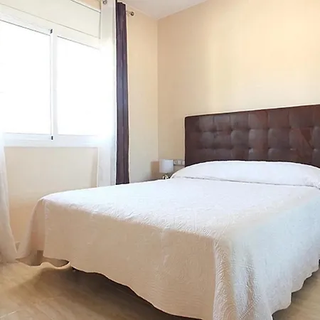 Jasmina Well Equipped With Air Conditioning & Private Swimming Pool Ideal For Families *